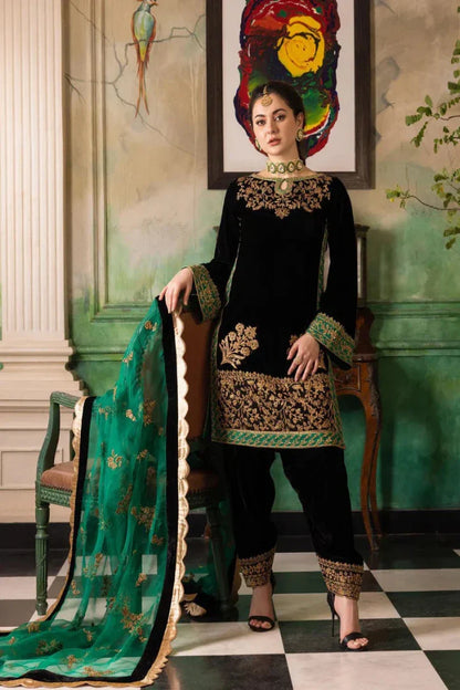Zainab Chottani - 3PC Velvet Embroidered Suit  IN - 221